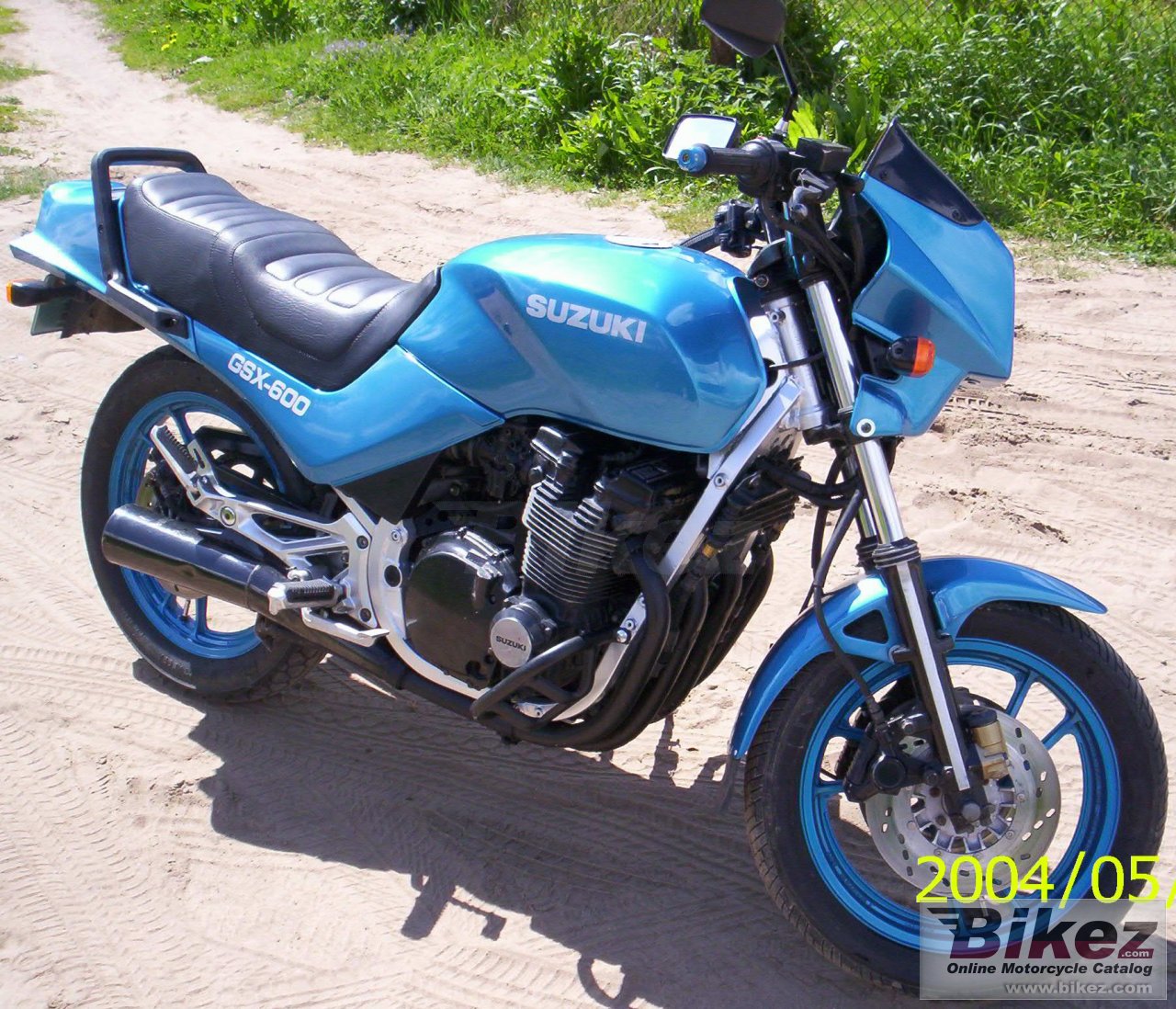 Big Julian from Lithuania gsx 550 es picture and wallpaper from Bikez.com
